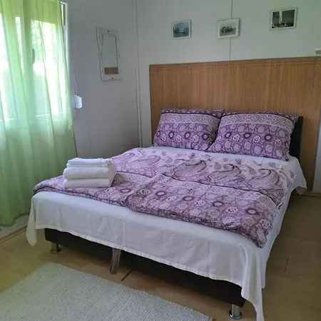 Ferienhaus Anna Fahaz *